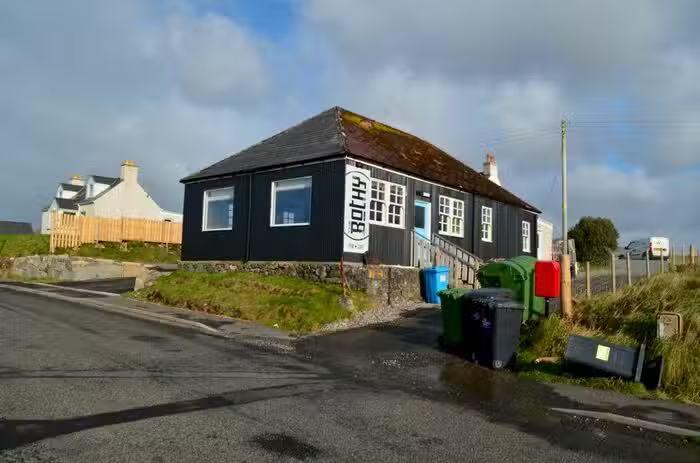  1 bedroom detached bungalow for sale in leverburgh, isle of  outer hebrides cheap rural properties for sale